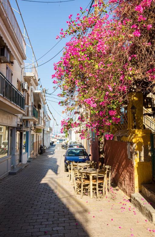Matilda Central Apartment Aegina Екстериор снимка
